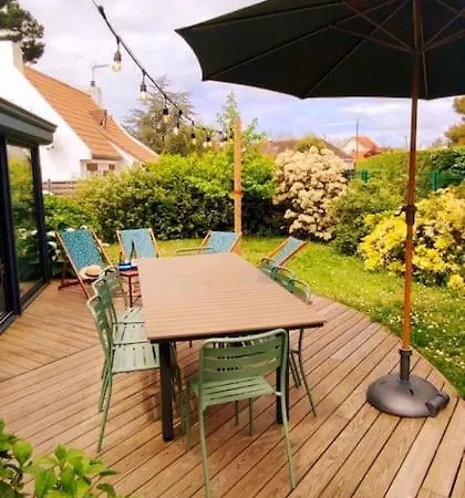 Holiday home Maison 10 Personnes A 10 Minutes A Pieds De La *