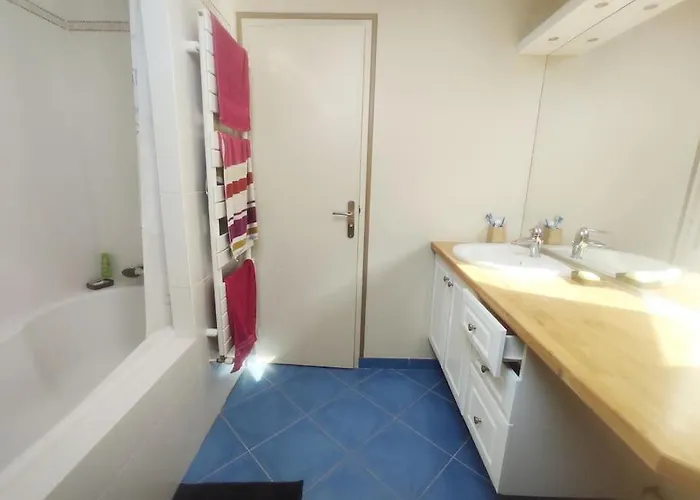 Maison 10 Personnes A 10 Minutes A Pieds De La *